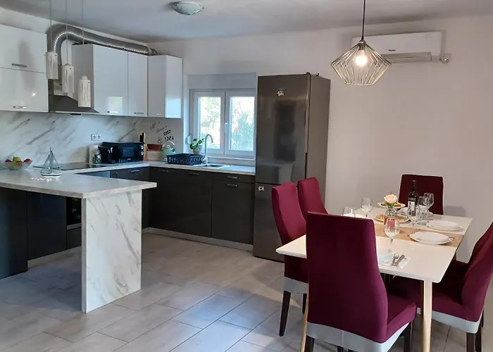 M&s Paradise Bilice, Sibenik *